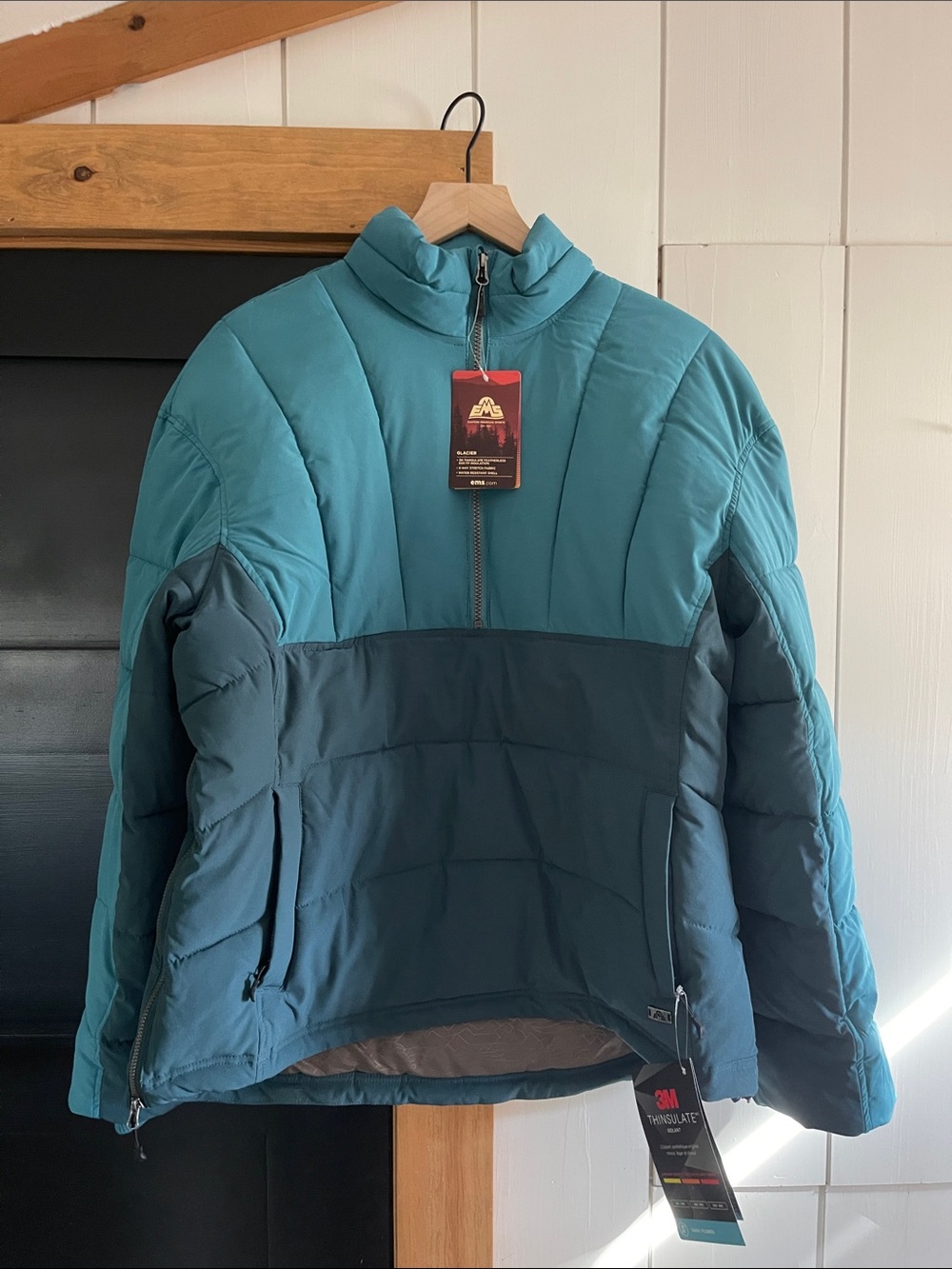 Women’s nwt eastern mountain sports ems Teal Two-Tone Insulated Pullover Jacket